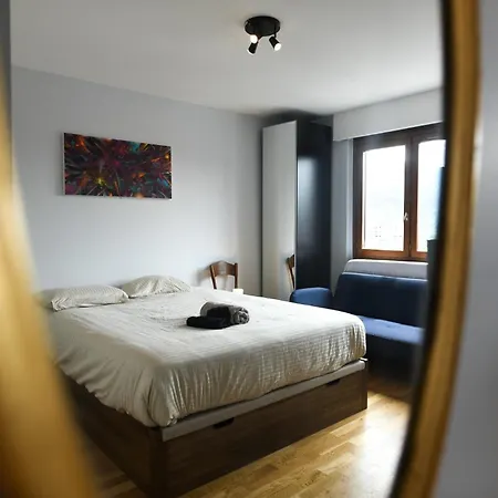 Urban Gallery Grand Geneve Апартаменты Амбиёи