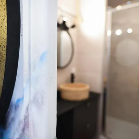 Апартаменты Urban Gallery Grand Geneve Амбиёи